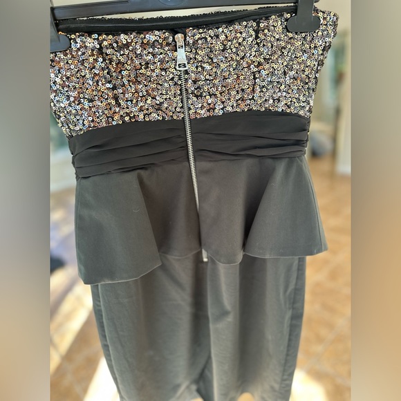 Alice & Olivia Black & Sequin ✨🖤Peplum Cocktail dress! 🥂 - Picture 12 of 13